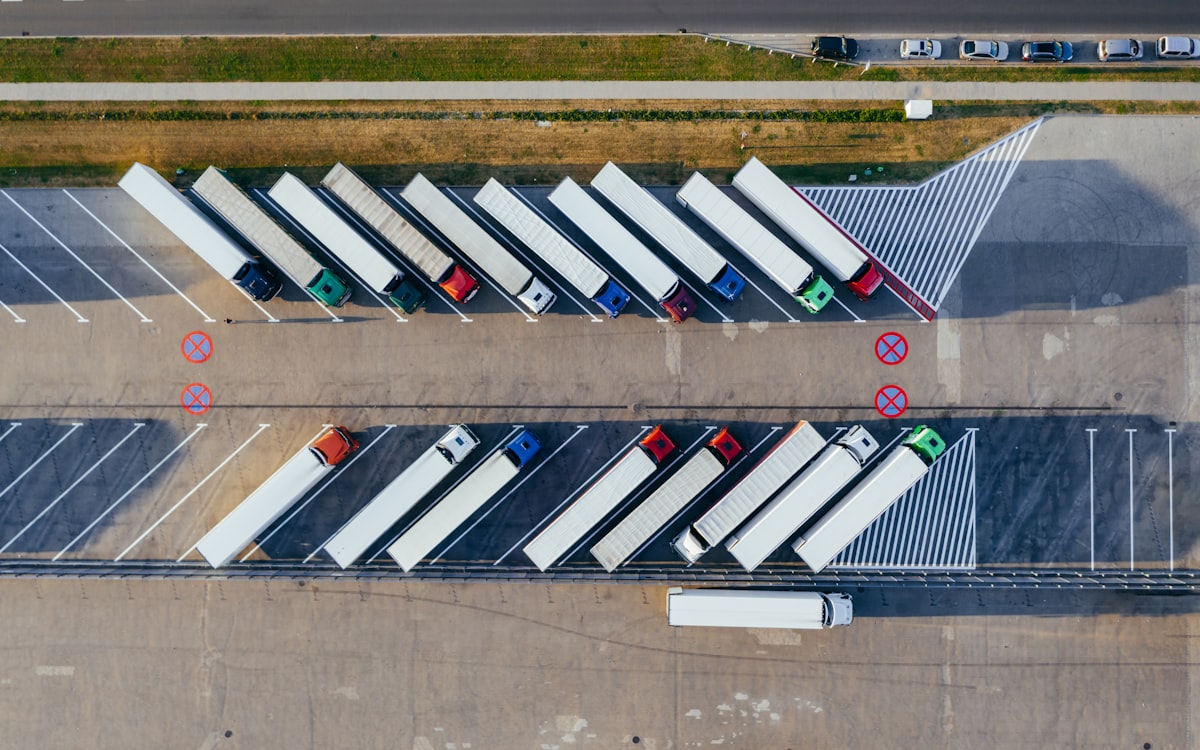 Oil and gas industrial processing facility with operational control systems